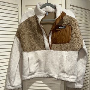 Columbia sweater✨